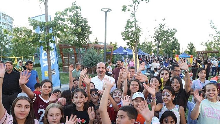 Başkan Altay “Parklarda Şenlik Var" Etkinliğinde Çocukların Yaz Coşkusuna Ortak Oldu