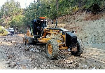 Alanya'da kırsal mahalle yollarına yaz bakımı