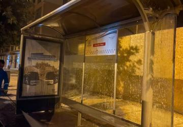 Otobüs duraklarında kapsamlı temizlik çalışması - Videolu Haber