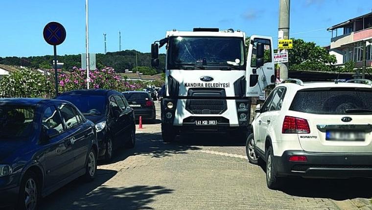 Kandıra Sahillerinde Düzensiz Parklanma Temizlik Hizmetlerini Zorlaştırıyor
