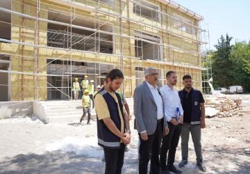 Başkan Hallaç, Gençlik Merkezi inşaatında incelemelerde bulundu