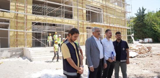 Başkan Hallaç, Gençlik Merkezi inşaatında incelemelerde bulundu