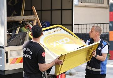 Bayrampaşa'da kaldırımlar işgalden arındırılıyor