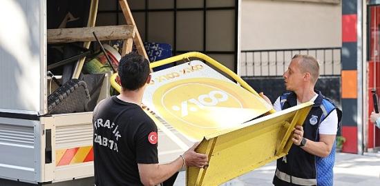 Bayrampaşa'da kaldırımlar işgalden arındırılıyor