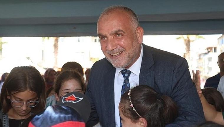 Canik'te 2 Bin 500 Çocuk Hediyelerle Buluşuyor
