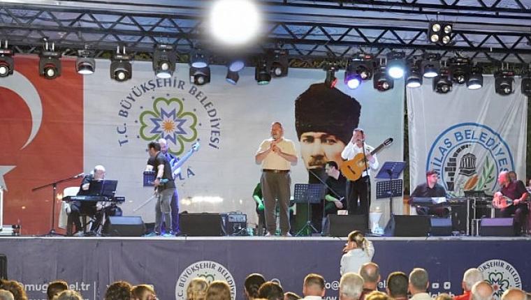 Milas Belediyesi Popüler Müzik Orkestrası 'Mylasa Band' Ören'de Unutulmaz Bir Konser Verdi