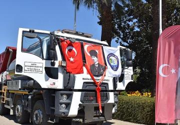 Salihli'mizin yollarını daha güzel, güvenli ve konforlu hale getirmek için Manisa Büyükşehir Belediyemizle el ele çalışmaya devam ediyoruz.