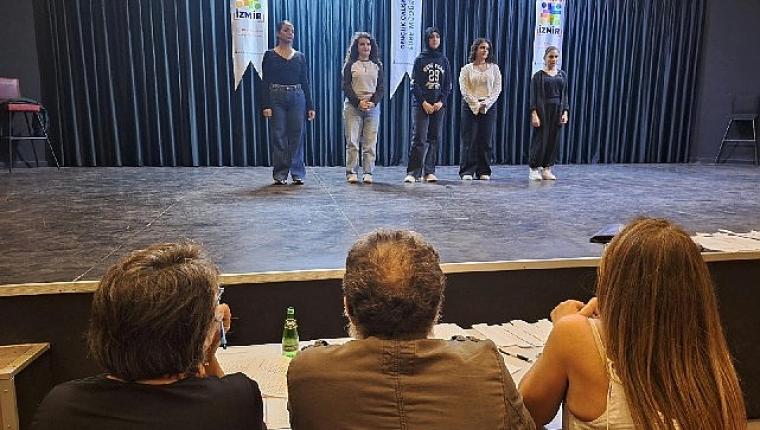 Genç İzmir'de tiyatro seçmelerine yoğun ilgi