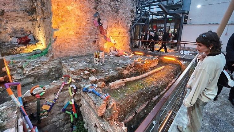 Cumhuriyet'in ışığı Tarihi Kıllıoğlu Hamamı'nda sanatla buluştu
