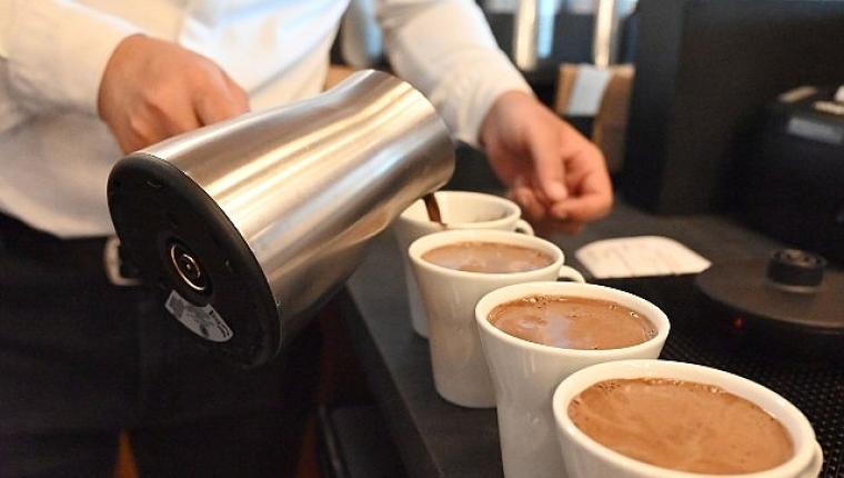 Kemer'de Kahve Dünyası'nın yeni şubesi açıldı