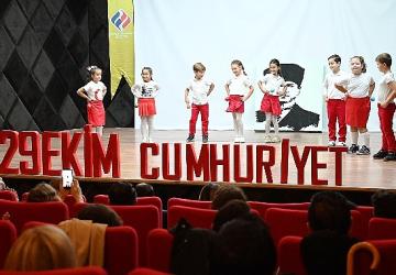 Final Okulları Kemer Şubesi'nde 29 Ekim Cumhuriyet Bayramı Coşkusu