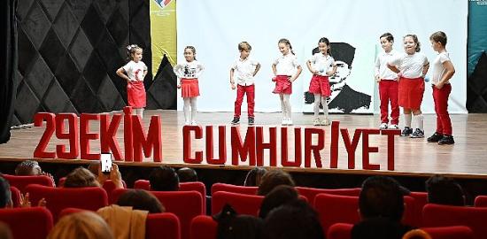 Final Okulları Kemer Şubesi'nde 29 Ekim Cumhuriyet Bayramı Coşkusu