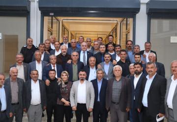 Özhan, Besni’nin geleceğini muhtarlarla değerlendirdi​‌
