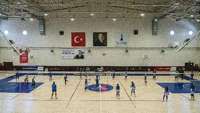 Çocukların hayallerini Filenin Sultanları süslüyor