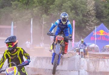 Süper Enduro'da start Başkan Büyükakın'dan