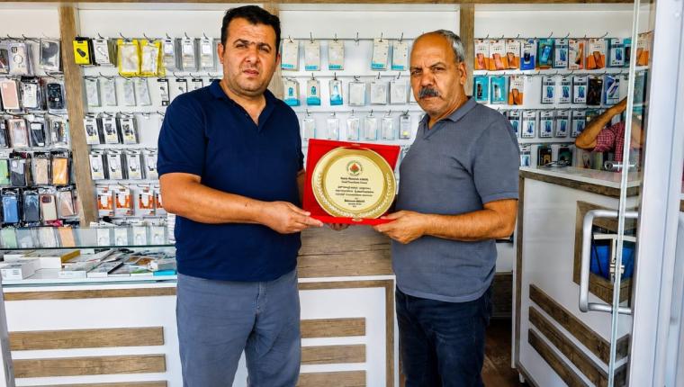 Narinceliler Derneği’nden Gazete Kahta’ya ‘Teşekkür’ plaketi