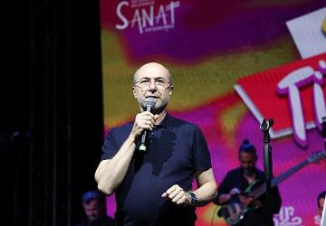 Selçuklu Belediyesi Sanat Akademisi'nden Unutulmaz 2000'ler Türkçe Pop Konseri