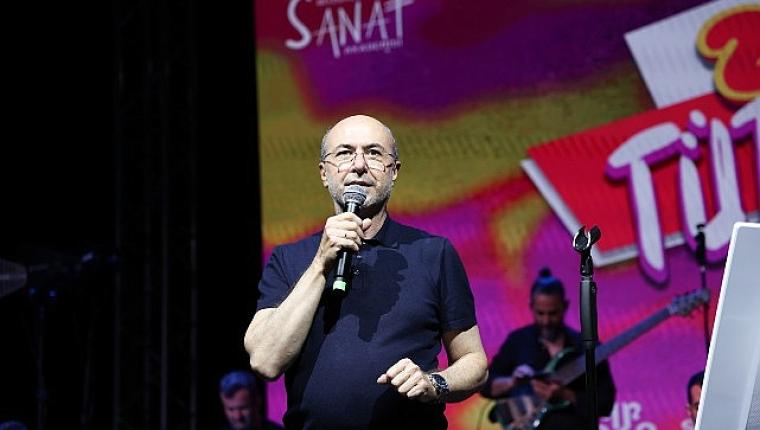Selçuklu Belediyesi Sanat Akademisi'nden Unutulmaz 2000'ler Türkçe Pop Konseri