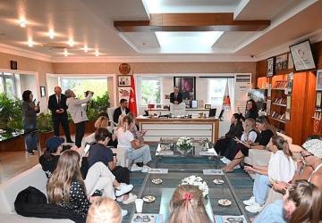 Yabancı acentecilerden Başkan Topaloğlu'na ziyaret