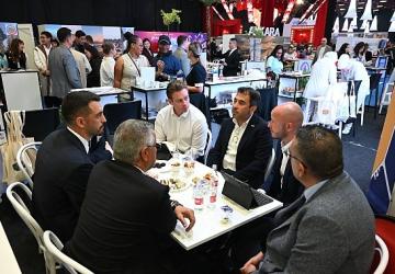 Kemer Belediyesi 2027 yılı turizm tanıtımı için Jet2 ile ön anlaşma yaptı