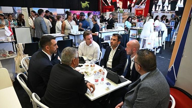Kemer Belediyesi 2027 yılı turizm tanıtımı için Jet2 ile ön anlaşma yaptı
