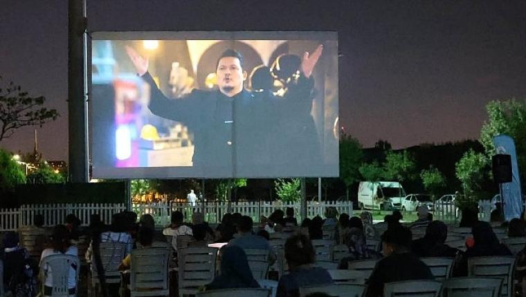 Kartepe'de Yıldızlar Altında Sinema Keyfi