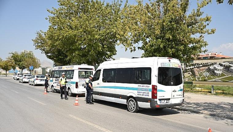 Konya Büyükşehir Zabıtası Toplu Taşıma Denetimlerini Sürdürüyor