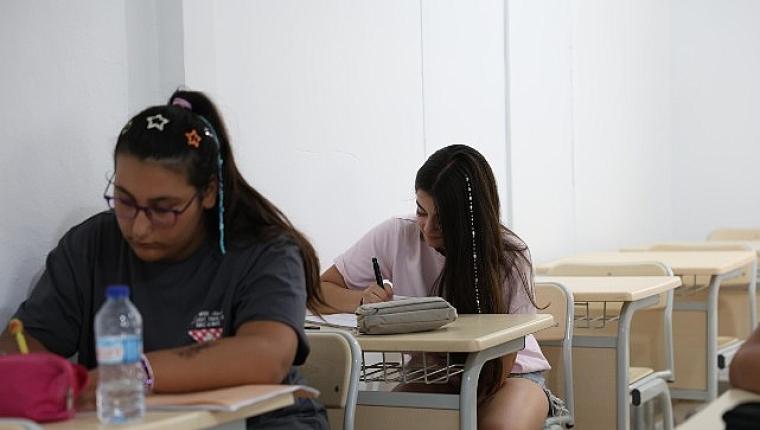 Didim Belediyesi Eğitim Destek Atölyesi'nde Matematik Eğitimi