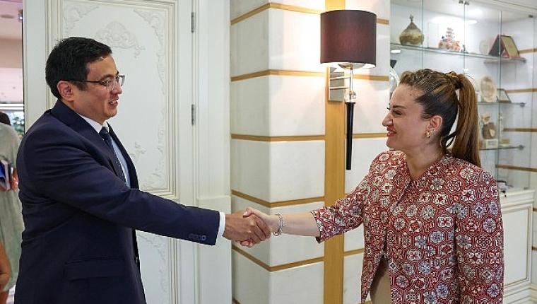 Kırgız Cumhuriyeti Antalya Başkonsolosu Başkan Vekili Özdemir'i ziyaret etti