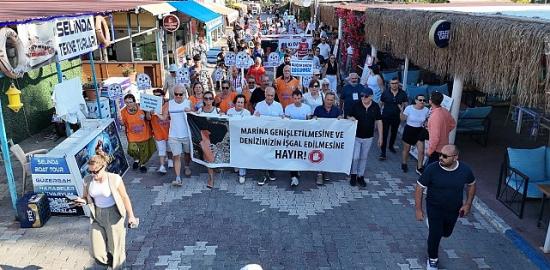 Sığacık'tan güçlü mesaj: “Deniz bizim, Sığacık hepimizin"