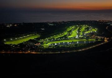 Gloria Golf Club'ta Golf Deneyimi Gün Batımından Sonra da Devam Ediyor