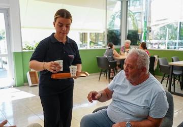“Maltepe Belediyesi Emekli Dayanışma Evi" uygun fiyatlarıyla emeklilerin göz bebeği oldu