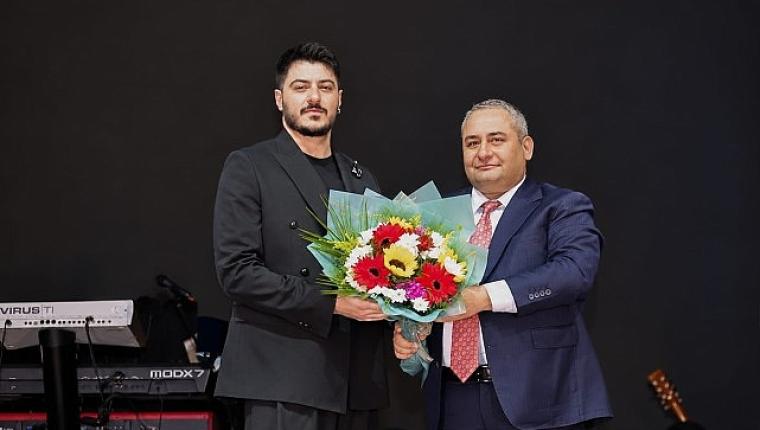 Keçiören'de Cumhuriyet Bayramı Coşkusu Semicenk Konseriyle Yaşandı