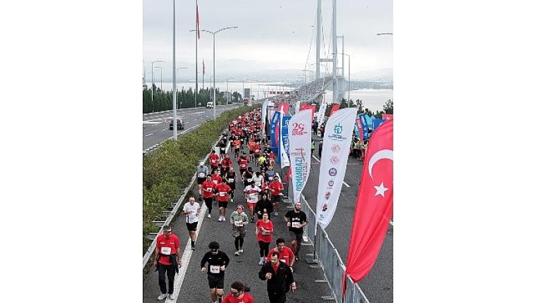 Cumhuriyet sevgisi Osmangazi Köprüsü'ne sığmadı