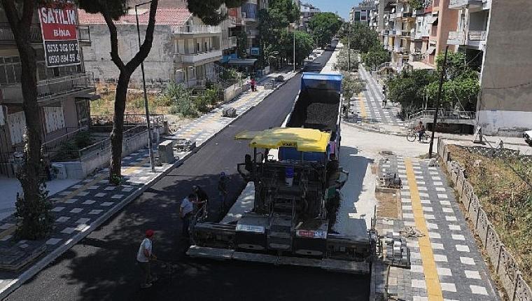 Manisa Büyükşehir Belediyesi, Salihli'de 4 Caddeyi Sıcak Asfaltla Yeniliyor