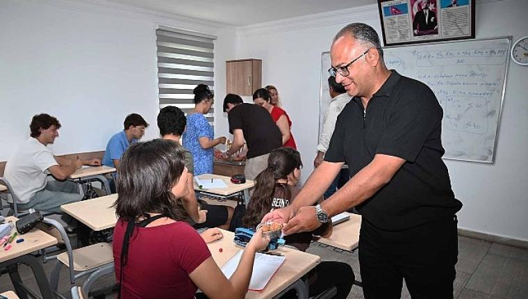 Kemer'de eğitime tatlı dokunuş