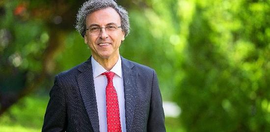 Prof. Dr. Ahmet AydınZehirli ve Yenilebilir Mantarlar Birbirine Benzeyebilir