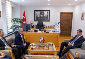 Karşıyaka Belediyesi'nden yeni doğan bebeklere sıcak karşılama