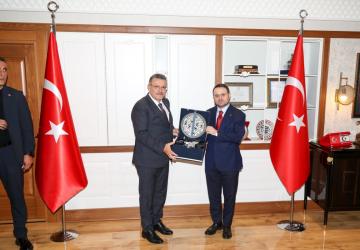 Bakan Gürlek’ten Trabzon Büyükşehir Belediyesi’ne Ziyaret