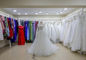 Bayraklı'da Evlenecek Çiftlere Gelinlik Ve Damatlık Desteği