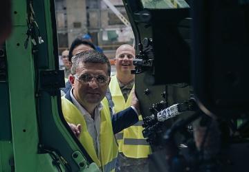 Romanya Savunma Bakanı Miruță, Otokar'ın Mediaş Fabrikasını Ziyaret Etti