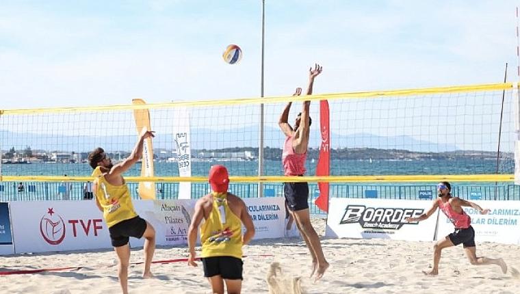 Çeşme'de Uluslararası Grand Slam Plaj Voleybolu heyecanı yaşandı