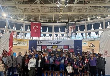 Pist Bisikleti Kupası'nın Genç Yıldızları Konya Velodromu'nda Pedal Çevirdi