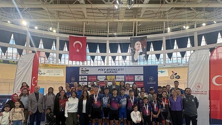 Pist Bisikleti Kupası'nın Genç Yıldızları Konya Velodromu'nda Pedal Çevirdi