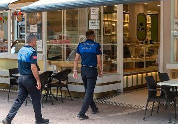 Yenişehir'de serinleten tatlara sıkı takip