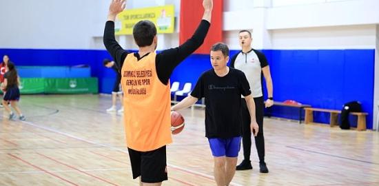 Osmangazi'de Sporcular Cumhuriyet İçin Ter Döktü