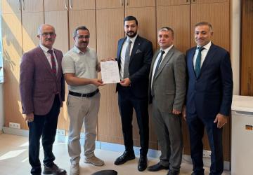 Mazbatasını alan Mustafa Uğur Köse yeni döneme başladı