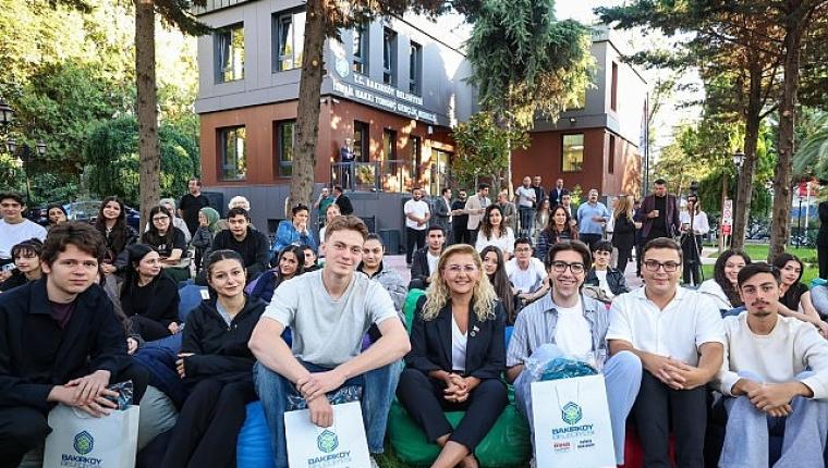 Bakırköy'de gençlerin üniversite başarısı kutlandı