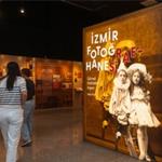 Fotoğrafın 200. yılında İzmir'in görsel hafızası kitapla buluştu