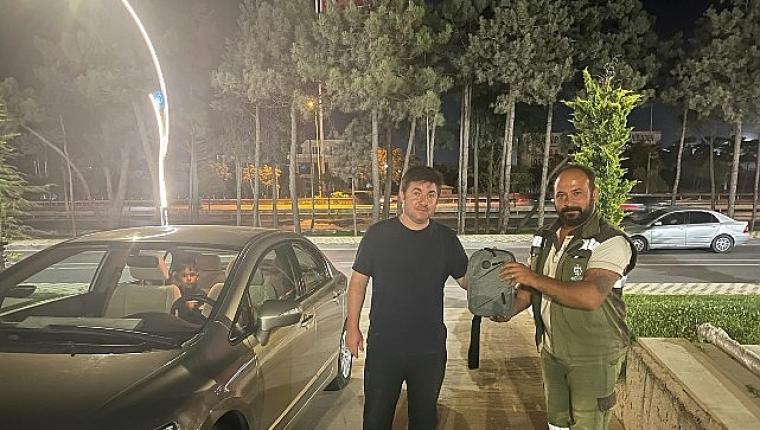 Büyükşehir personelinden örnek davranış